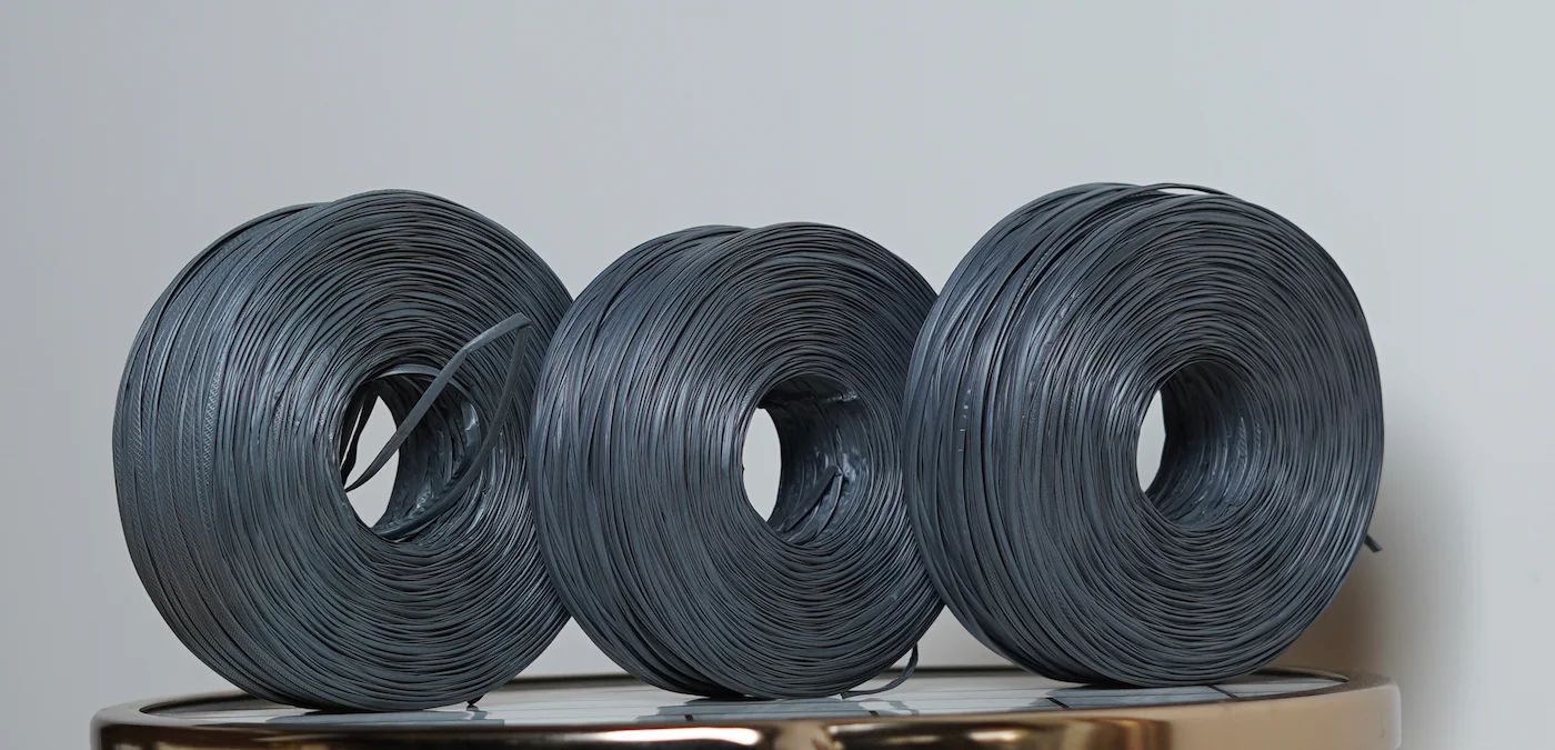 Black Sutli tomato plant tying wire